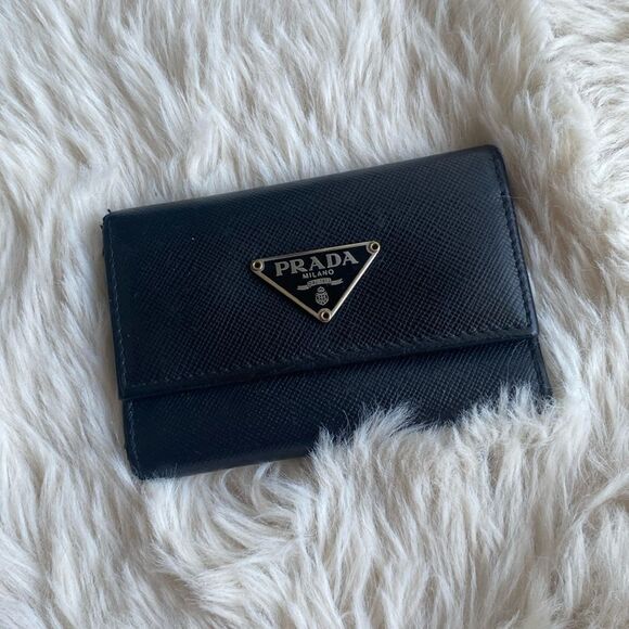Prada Saffiano 6-ring key case - Picture 1 of 10